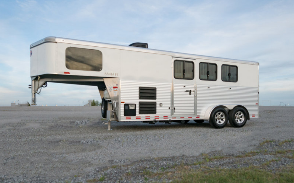 Best 3 Horse Trailer with Living Quarters - The Horse and Stable