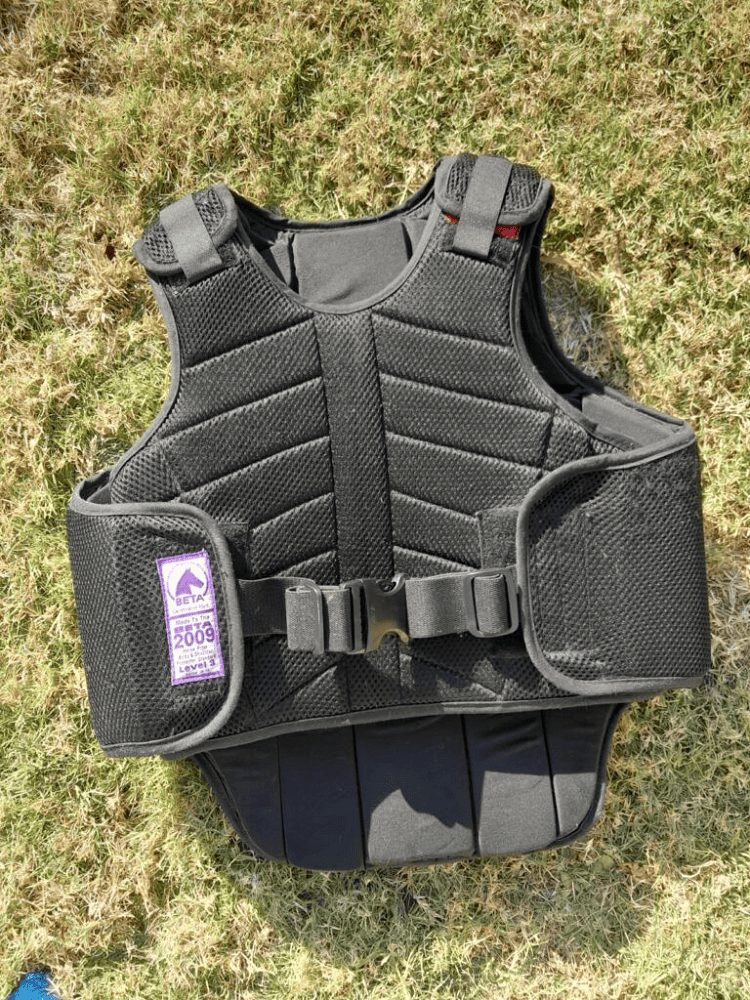 padded body vest extended back section